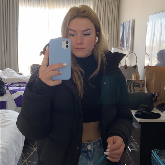 Meet your Posher, Ava - Picture 1 of 1